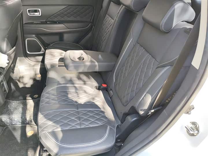 Фото 15 - Mitsubishi Outlander