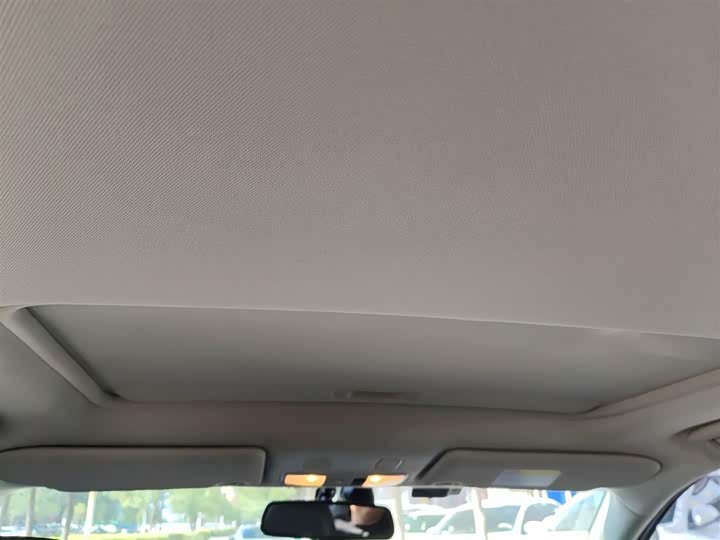 Фото 9 - Mitsubishi Outlander