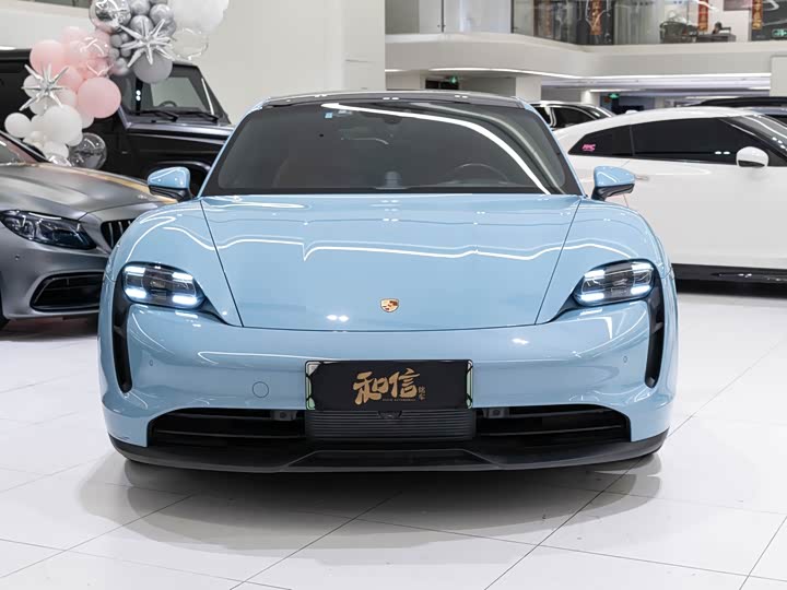 Фото 2 - Porsche Taycan