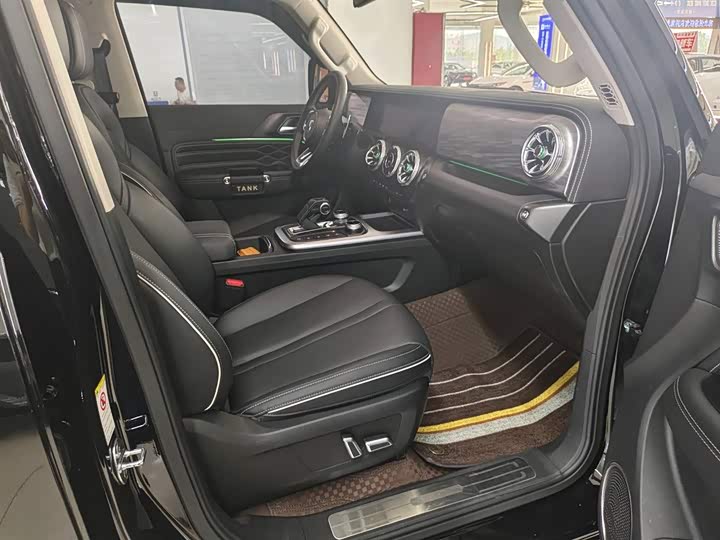 Фото 6 - Tank 300