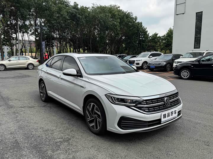 Фото 2 - Volkswagen Sagitar L