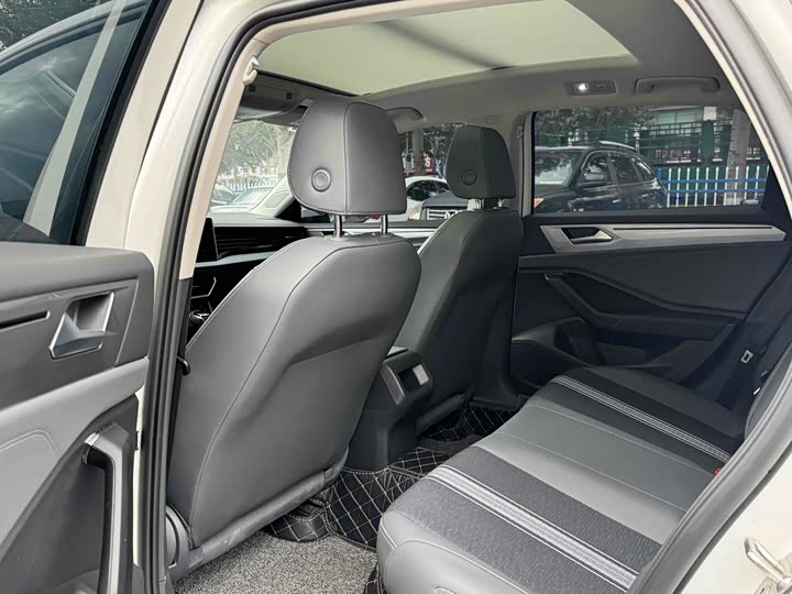 Фото 9 - Volkswagen Sagitar L