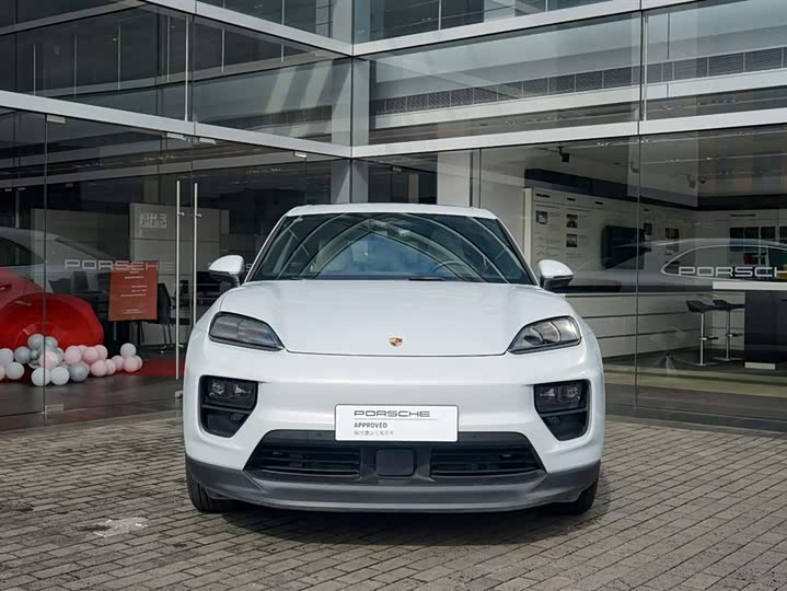 Фото 5 - Porsche Macan EV