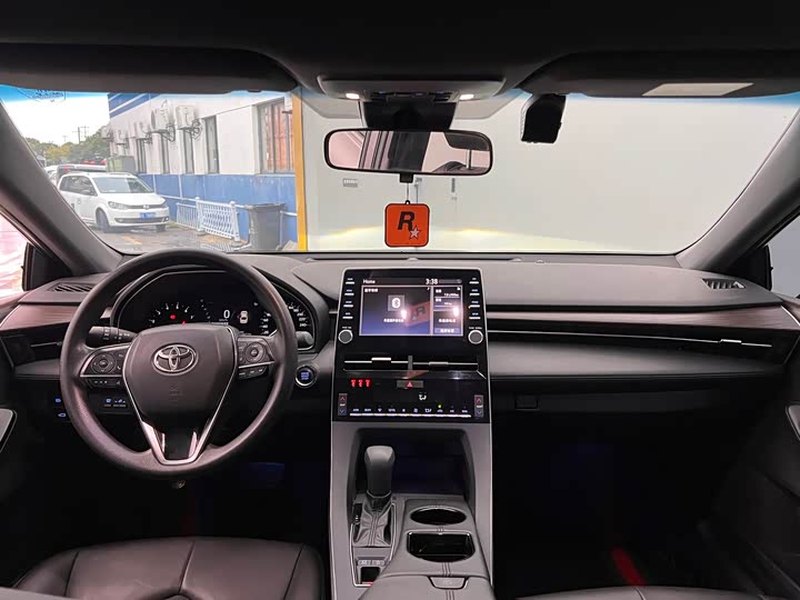 Фото 6 - Toyota Avalon