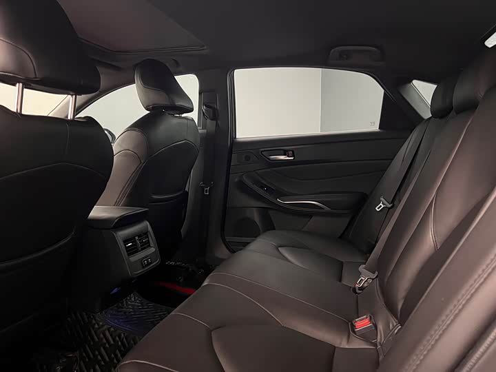 Фото 8 - Toyota Avalon