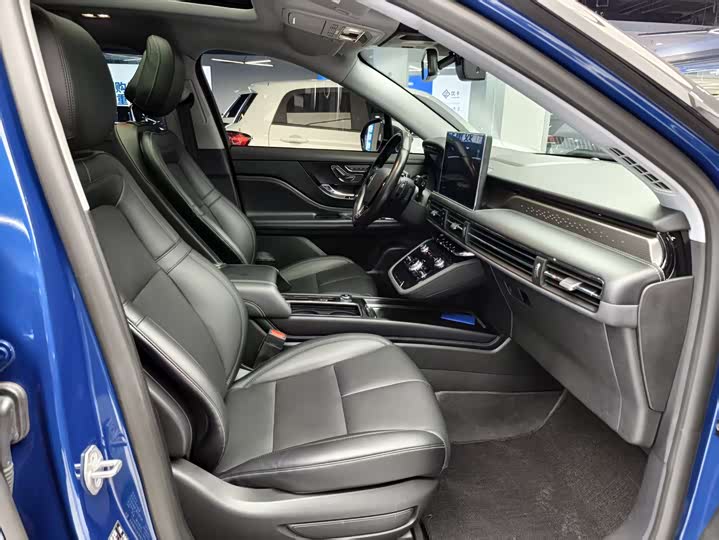 Фото 10 - Lincoln Corsair