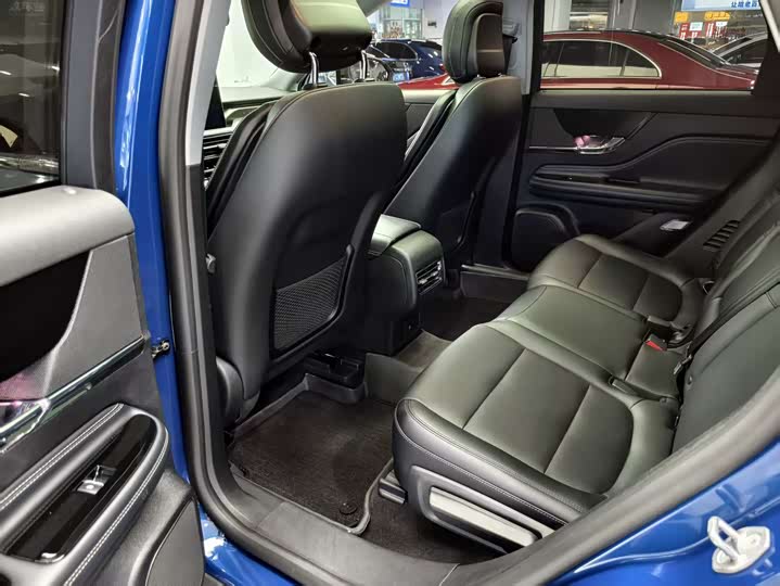 Фото 15 - Lincoln Corsair