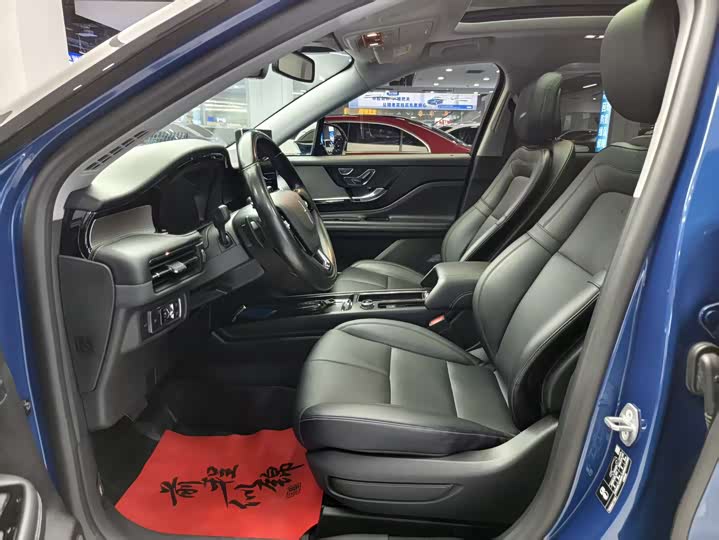 Фото 16 - Lincoln Corsair