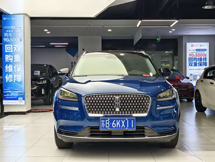 Фото 2 - Lincoln Corsair