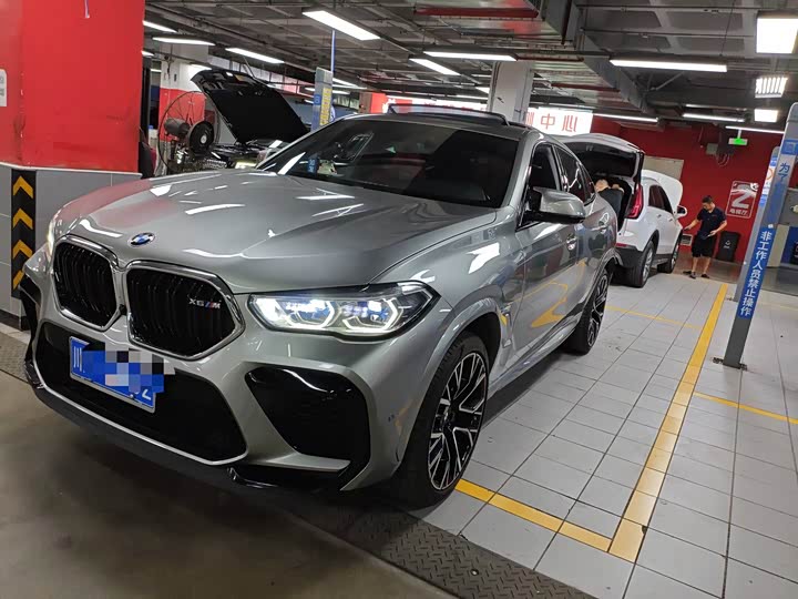 Фото 1 - BMW X6 M