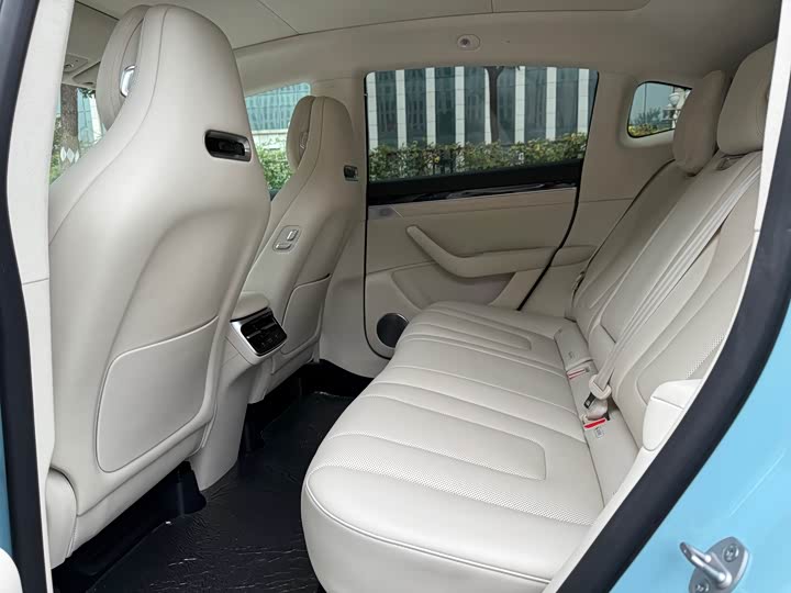 Фото 12 - Luxeed R7