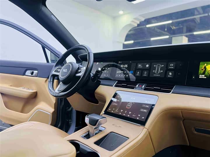 Фото 11 - LiXiang One