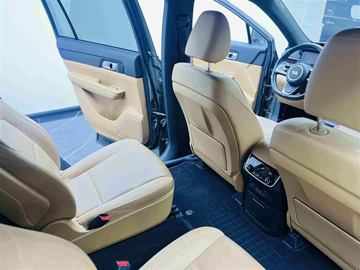 Фото 22 - LiXiang One