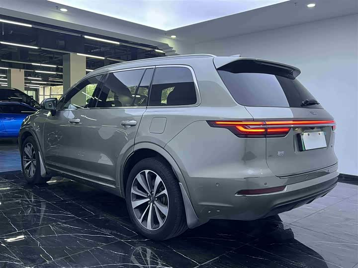 Фото 23 - LiXiang One