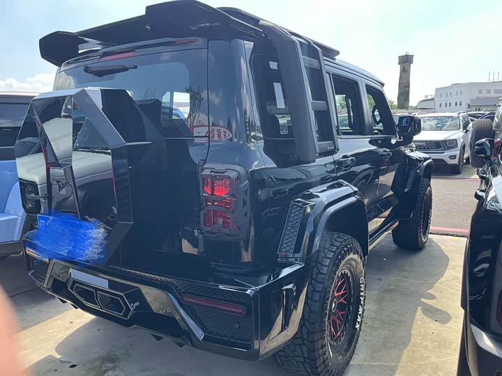 Фото 17 - Tank 300