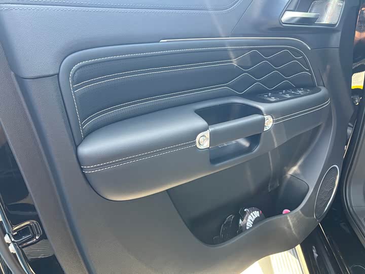 Фото 5 - Tank 300