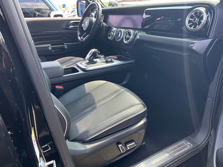 Фото 7 - Tank 300