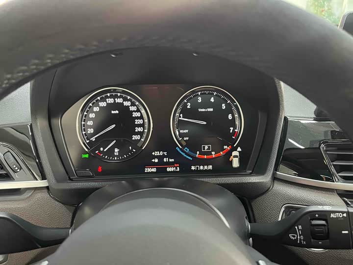 Фото 10 - BMW X1