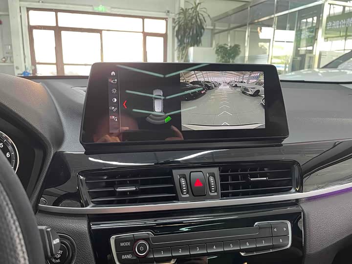 Фото 11 - BMW X1