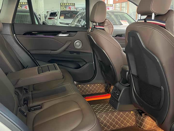 Фото 15 - BMW X1