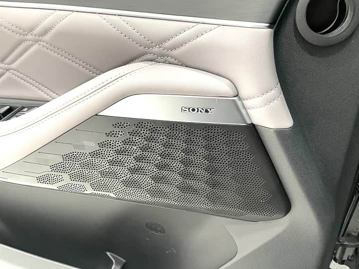 Фото 11 - Changan UNI-K Hybrid