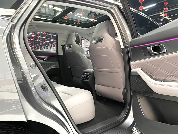 Фото 13 - Changan UNI-K Hybrid