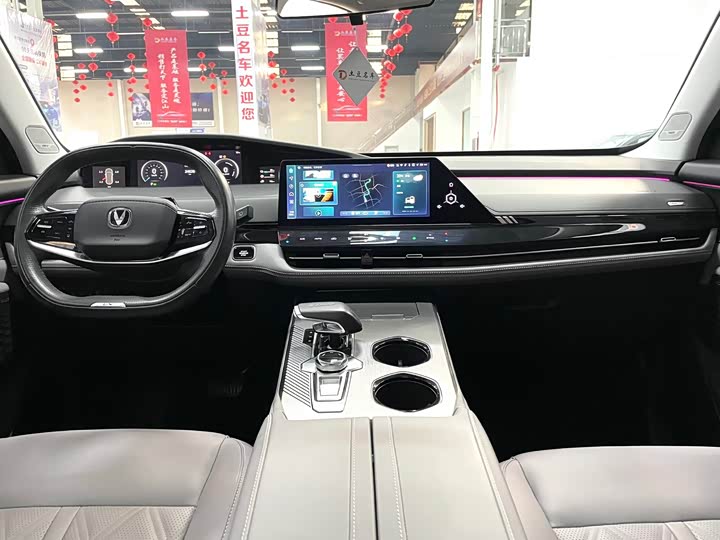 Фото 9 - Changan UNI-K Hybrid