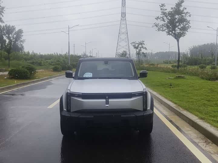 Фото 1 - Chery iCar 03