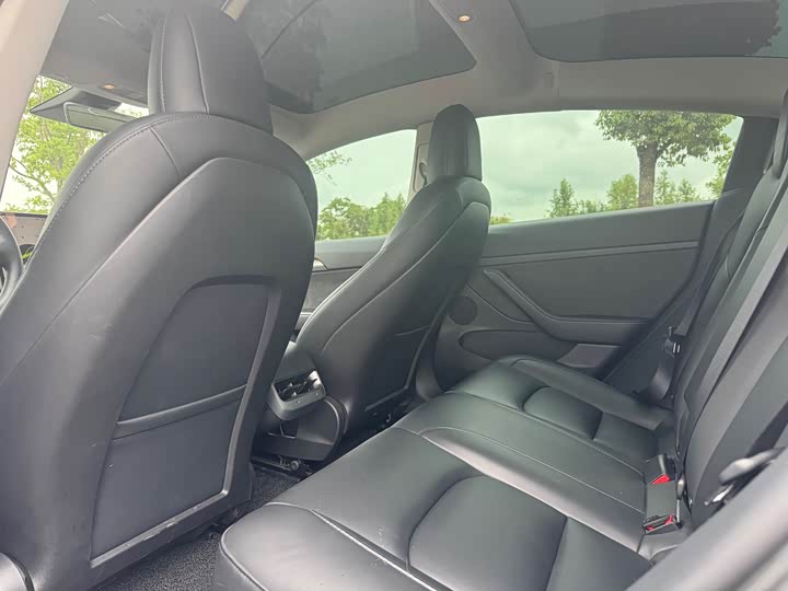 Фото 5 - Tesla Model 3