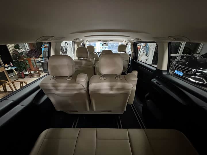 Фото 13 - Mercedes-Benz Vito