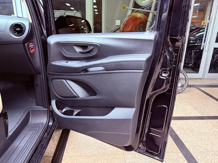 Фото 19 - Mercedes-Benz Vito