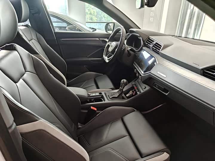 Фото 10 - Audi Q3