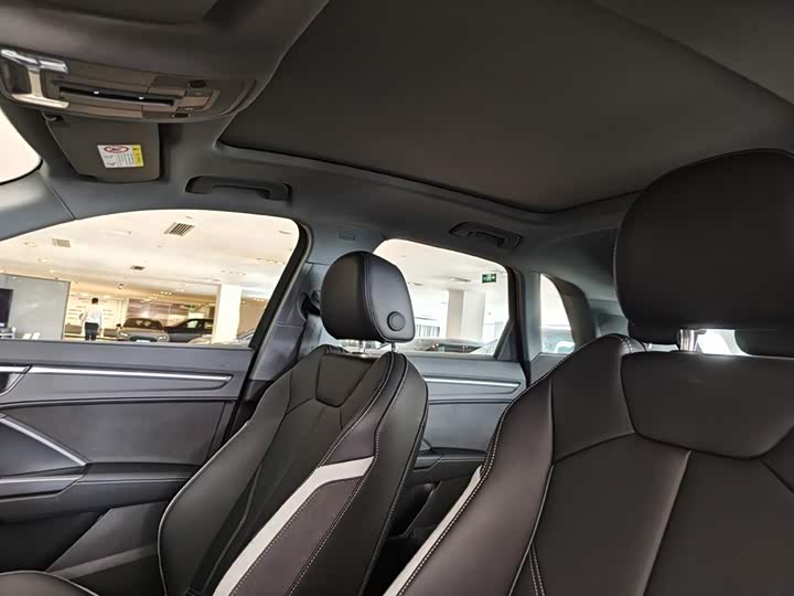 Фото 15 - Audi Q3