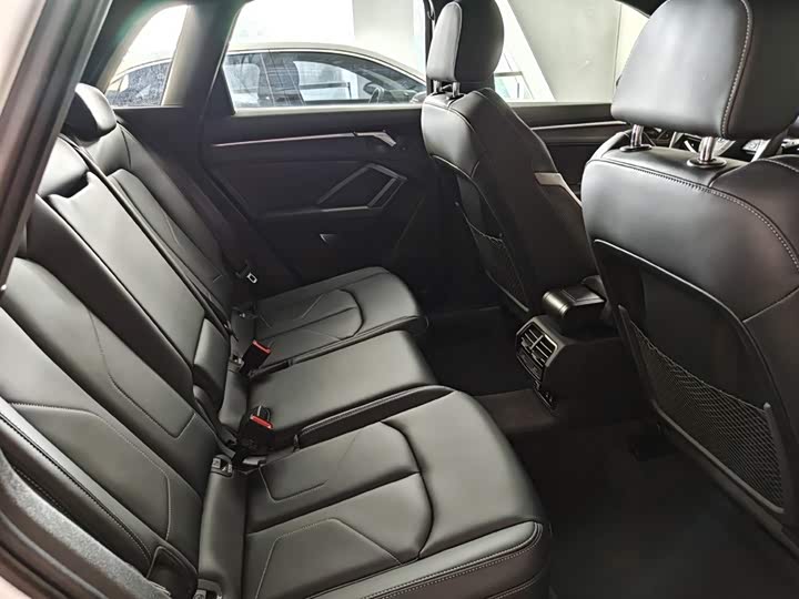 Фото 8 - Audi Q3