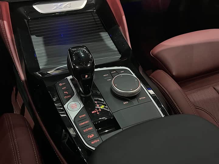 Фото 18 - BMW X4