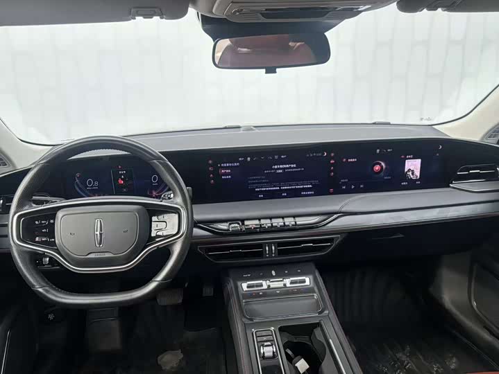 Photo 10 - Lincoln Z (Zephyr)