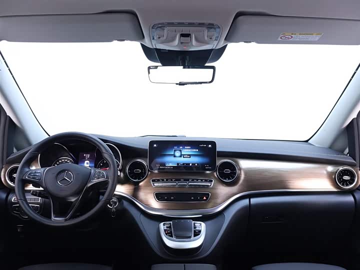 Фото 13 - Mercedes-Benz V-Class