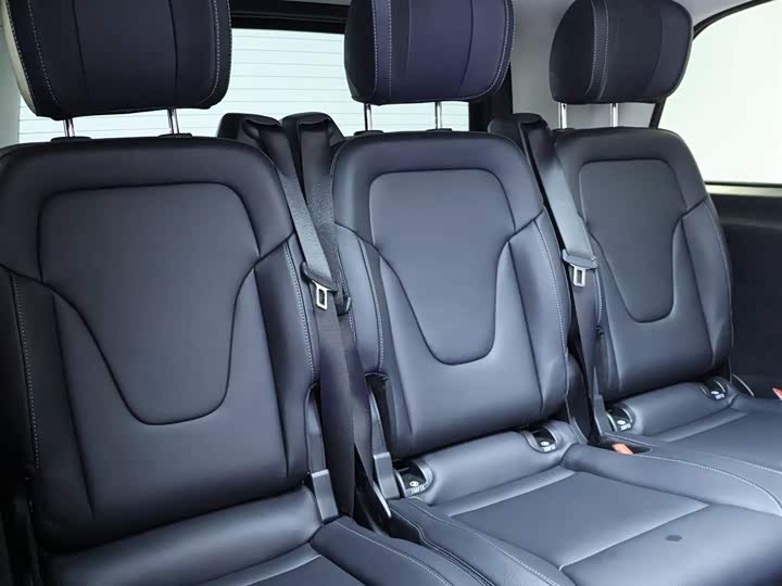 Фото 25 - Mercedes-Benz V-Class