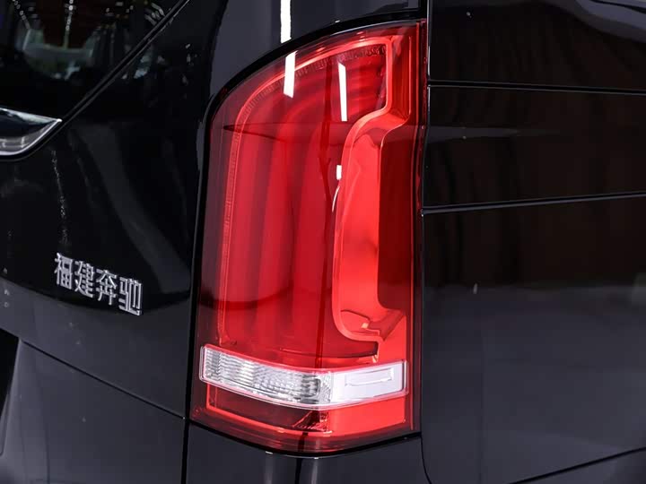 Фото 9 - Mercedes-Benz V-Class