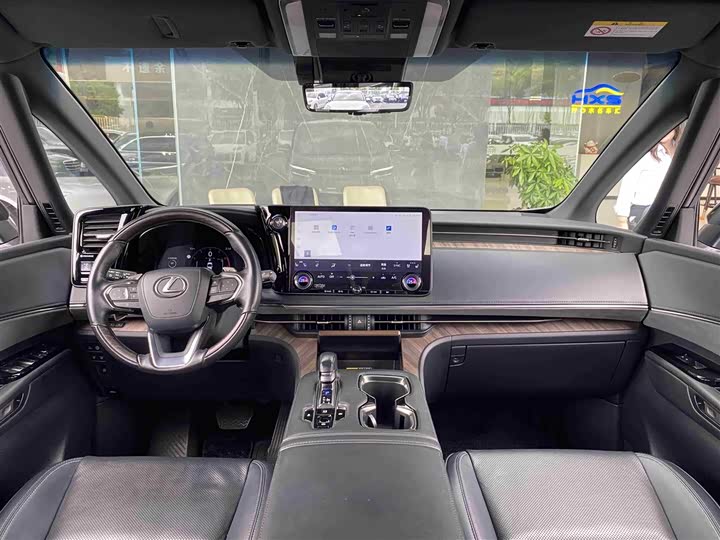 Фото 5 - Lexus LM