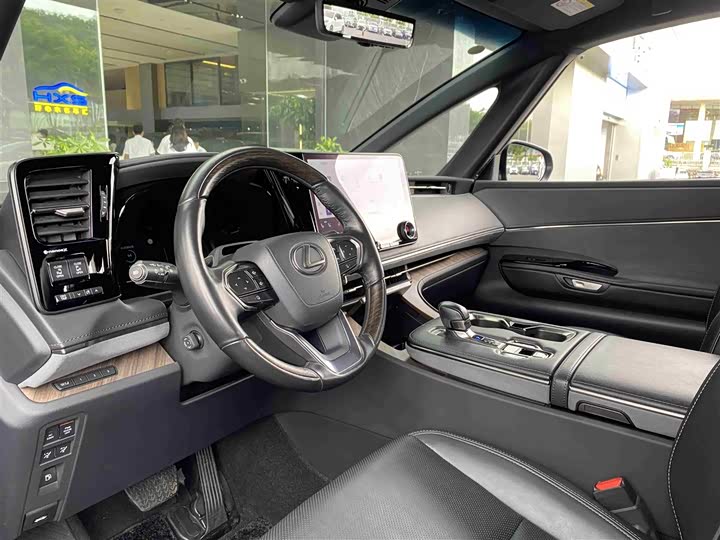 Фото 6 - Lexus LM