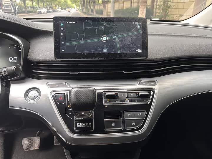 Фото 12 - Roewe iMax 8