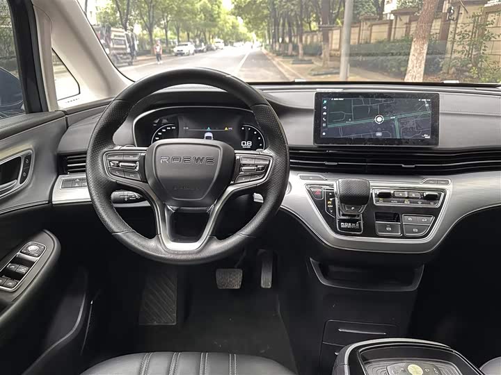 Фото 16 - Roewe iMax 8