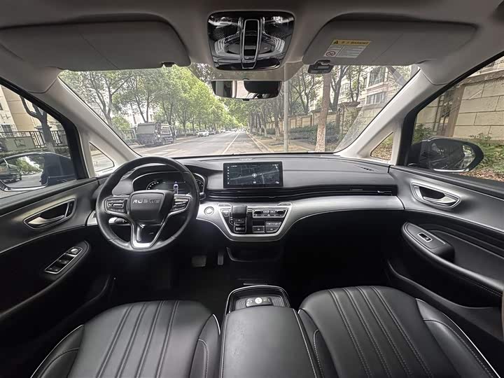 Фото 17 - Roewe iMax 8