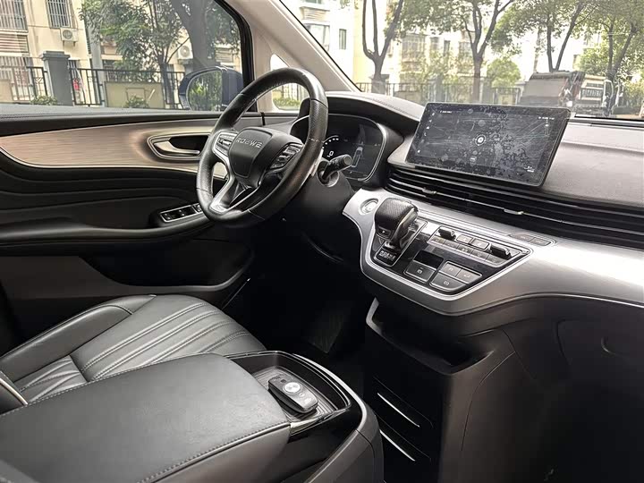 Фото 23 - Roewe iMax 8