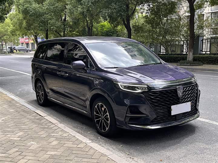 Фото 4 - Roewe iMax 8