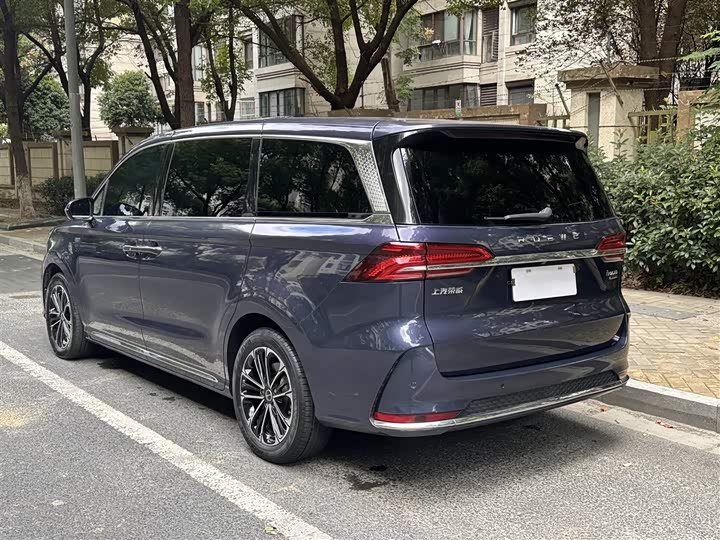 Фото 5 - Roewe iMax 8