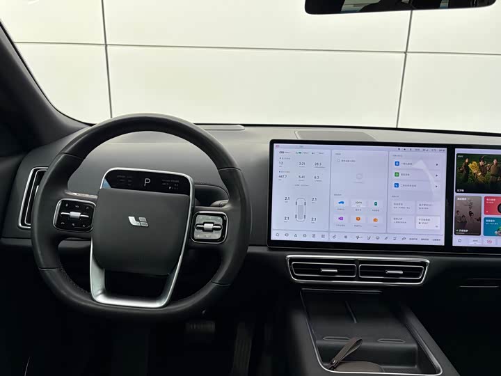 Фото 11 - LiXiang L8