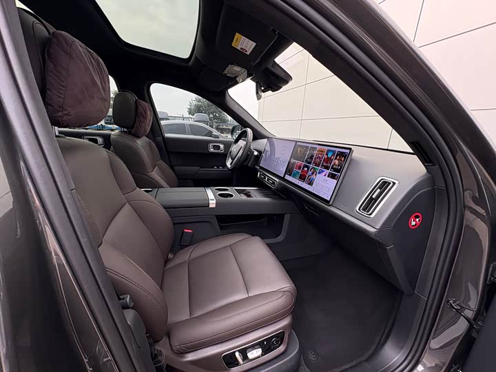 Фото 12 - LiXiang L8