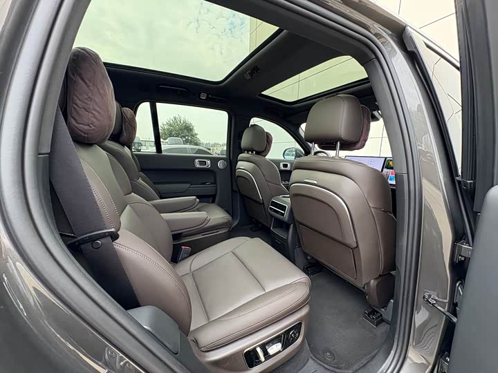 Фото 13 - LiXiang L8